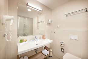 Medora Auri Family Beach Hotel