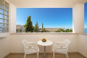 Medora Auri Family Beach Hotel