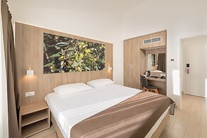 Medora Auri Family Beach Hotel