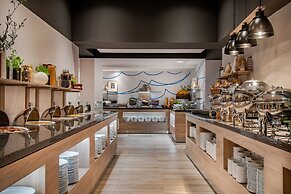 Medora Auri Family Beach Hotel