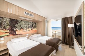 Medora Auri Family Beach Hotel