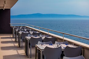 Medora Auri Family Beach Hotel