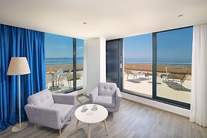 Medora Auri Family Beach Hotel