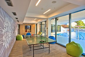 Medora Auri Family Beach Hotel