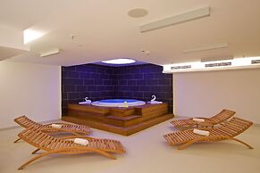 Medora Auri Family Beach Hotel