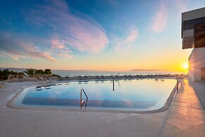 Medora Auri Family Beach Hotel