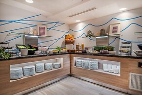 Medora Auri Family Beach Hotel