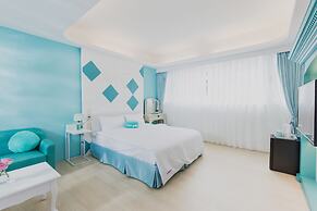 Welcome The Sun Enjoy The Moon