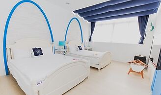 Welcome The Sun Enjoy The Moon