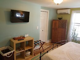 The Blackberry Inn Bed & Breakfast