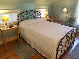 The Blackberry Inn Bed & Breakfast