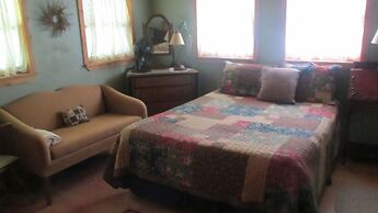 Buffalo Creek Bed & Breakfast