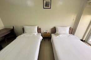 Extremeli Suites Manila powered by Cocotel