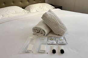 Extremeli Suites Manila powered by Cocotel