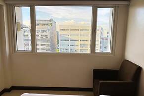 Extremeli Suites Manila powered by Cocotel