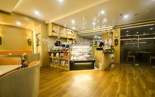 Extremeli Suites Manila powered by Cocotel