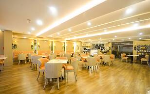 Extremeli Suites Manila powered by Cocotel