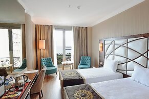 The Grand Mira Hotel