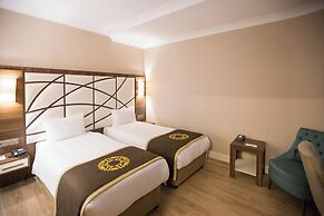 The Grand Mira Hotel