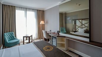 The Grand Mira Hotel