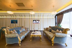 The Grand Mira Hotel