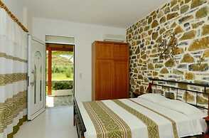 Albatros Studios & Apartments