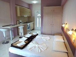 Albatros Studios & Apartments