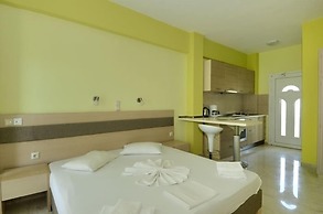 Albatros Studios & Apartments