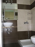 Albatros Studios & Apartments