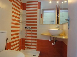 Albatros Studios & Apartments