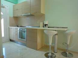 Albatros Studios & Apartments