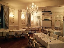 The Burlington Hotel