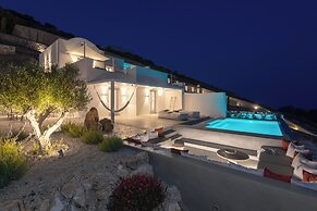 Santorini Heights