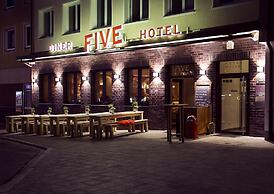 Hotel FIVE