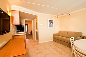 Fleur De Lis Beach Motel