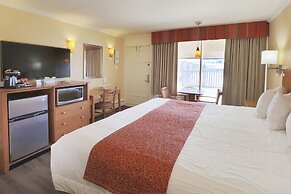 Fleur De Lis Beach Motel