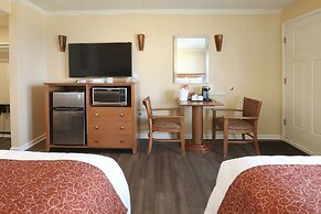 Fleur De Lis Beach Motel