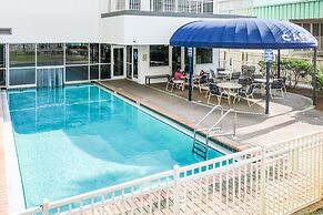 Pelican Beach Resort by Panhandle Getaways