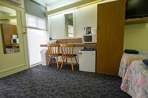 Pioneer Station Motor Inn