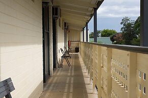 Pioneer Station Motor Inn