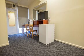 Pioneer Station Motor Inn