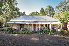 Reillys Wines Heritage Cottages