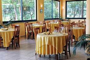Villaggio Hotel Pineta Petto Bianco