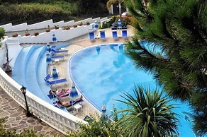 Villaggio Hotel Pineta Petto Bianco