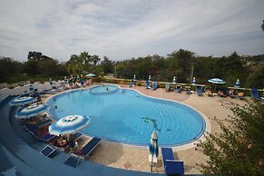 Villaggio Hotel Pineta Petto Bianco