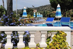 Villaggio Hotel Pineta Petto Bianco