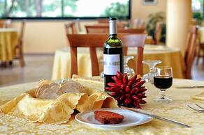 Villaggio Hotel Pineta Petto Bianco