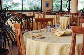 Villaggio Hotel Pineta Petto Bianco