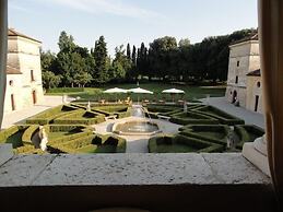 Hotel Villa Giona