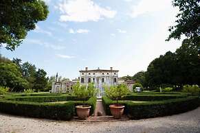Hotel Villa Giona